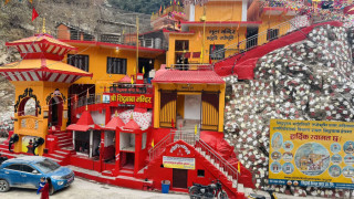 सिद्धबाबा मन्दिर विकास समितिद्वारा  उद्धार कोषमा १ लाख ११ हजार १११ रुपैयाँ आर्थिक सहयोग