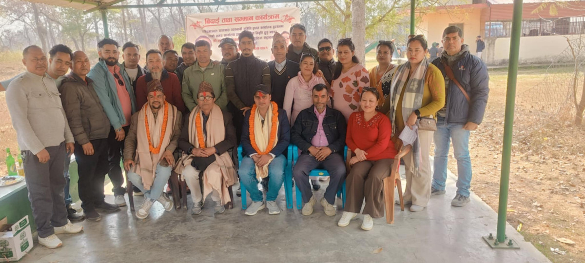 पश्चिमाञ्चल यातायात व्यवसायी समितिका कार्यालय प्रमुख अधिकारीको बिदाइ,गैरेको स्वागत