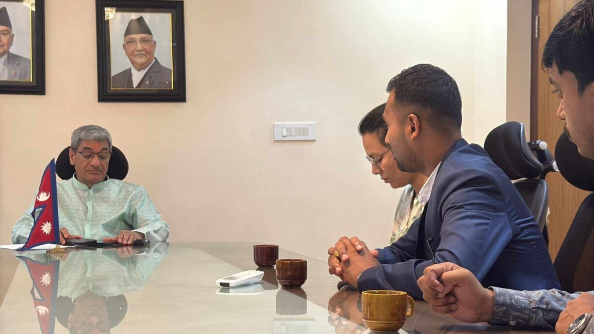 फेसबुकमा ‘अलबिदा’ लेख्ने डाक्टरले भेटे गृहमन्त्री