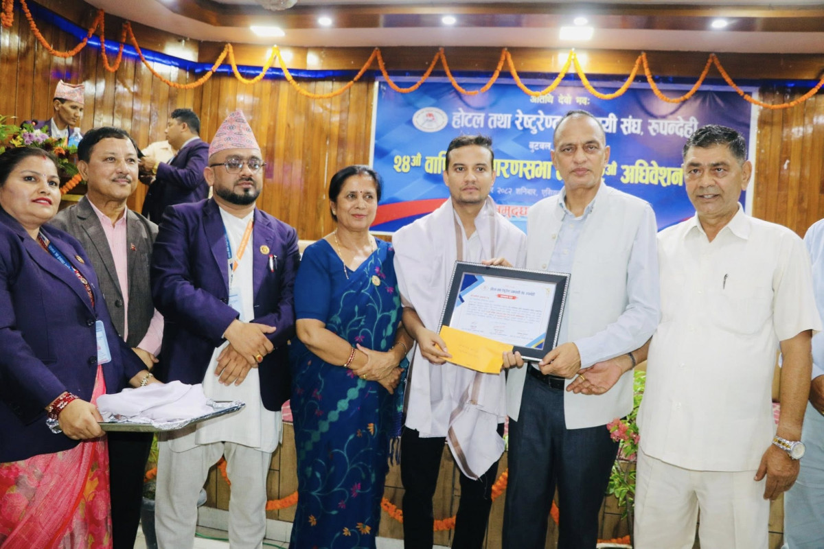 सम्पादक ज्ञवालीलाई पर्यटन पत्रकारिता पुरस्कार-२०८१