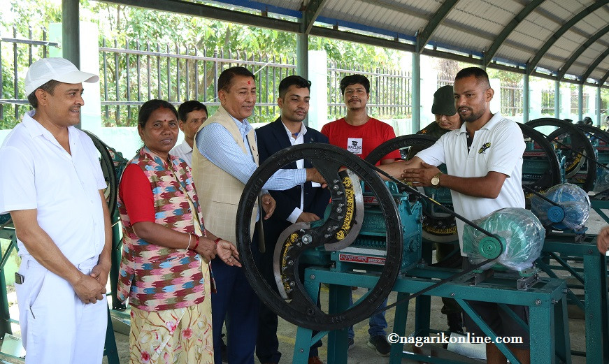 तिलोत्तमाले बाँड्यो ३१ जना किसानलाई ७ प्रकारका मेसिन