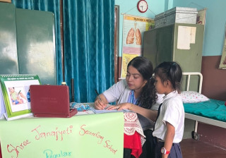 ‘एक विद्यालय एक नर्स’  : स्कुल छोड्ने दर घट्दै,उपचार तथा स्वास्थ्य शिक्षा प्रभावकारी