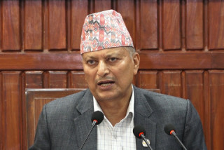 पुनर्गठन हुँदा मन्त्री नरहन सक्छु, अहिले राजीनामा दिन्नँ : मन्त्री अधिकारी