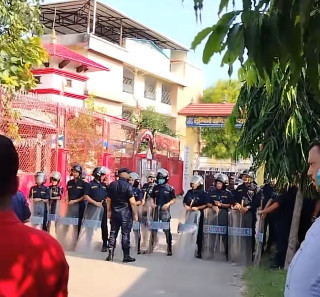 लुम्बिनी बाणिज्य क्याम्पसमा नेविसंघ आन्दोलित,गेटमै सुरक्षाकर्मी तैनाथ