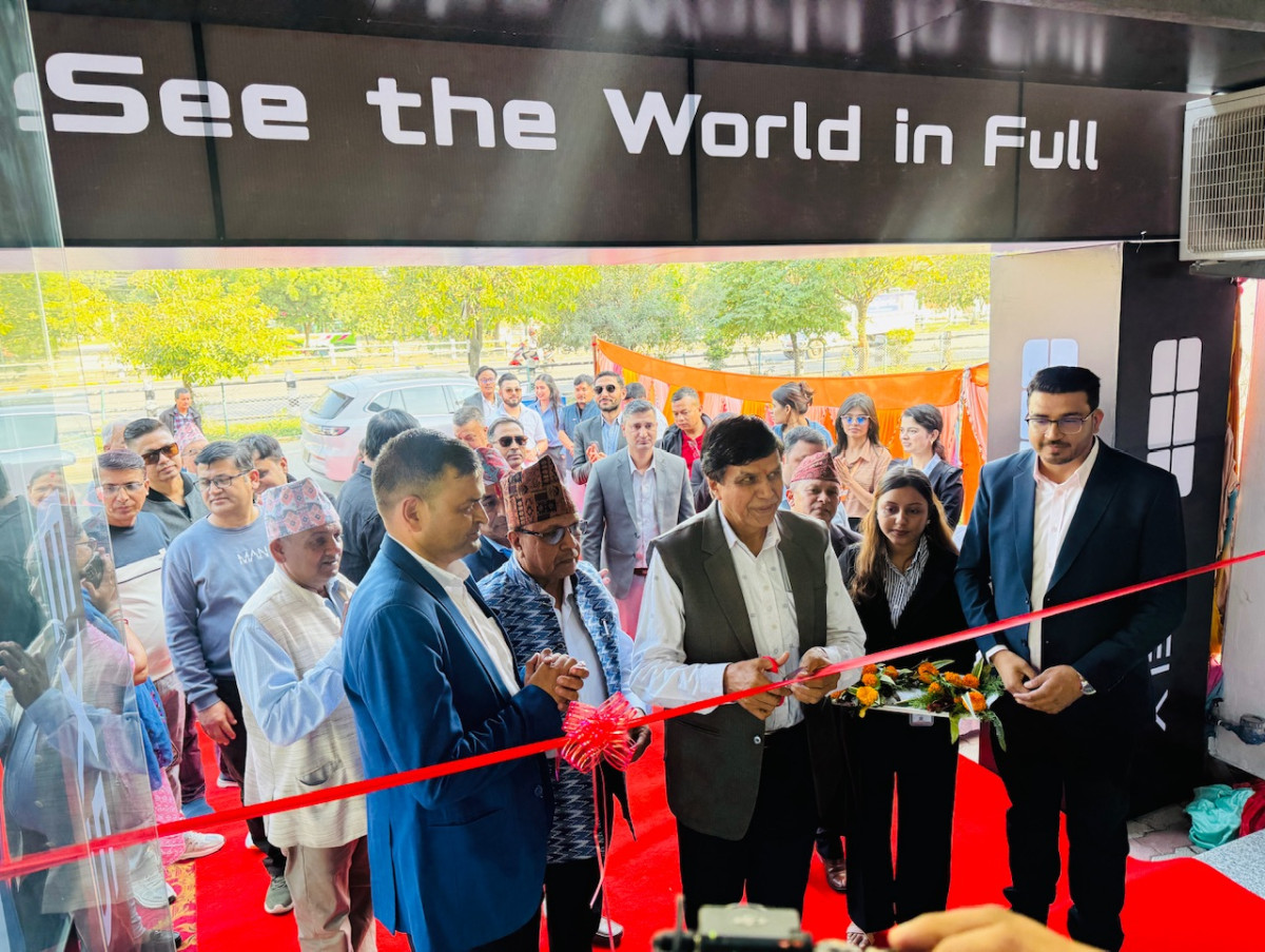 रूपन्देहीमा जीली इएक्स फाईभ ब्राण्डका दुईवटा भेरियन्टको विक्रि शुभारम्भ