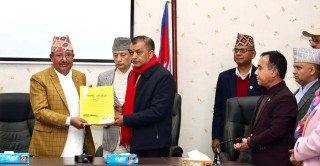 नेपाली कांग्रेस विशेष महाधिवेशनको दस्तावेज निर्वाचन आयोगमा