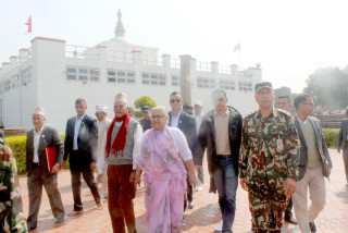 प्रधानमन्त्री सुशीला कार्कीद्वारा मायादेवी मन्दिरको दर्शन