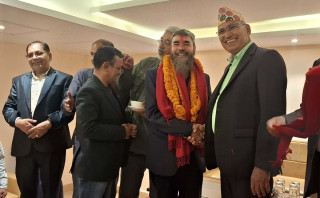 संविधान सभा सदस्य एवं दलित पत्रकार महासंघअध्यक्ष विनोद पहाडी एमालेमा प्रवेश