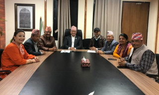 चिरीबाबुसहित ललितपुरका जनप्रतिनिधिद्वारा गगनको समर्थन, राजीनामा नदिन आग्रह