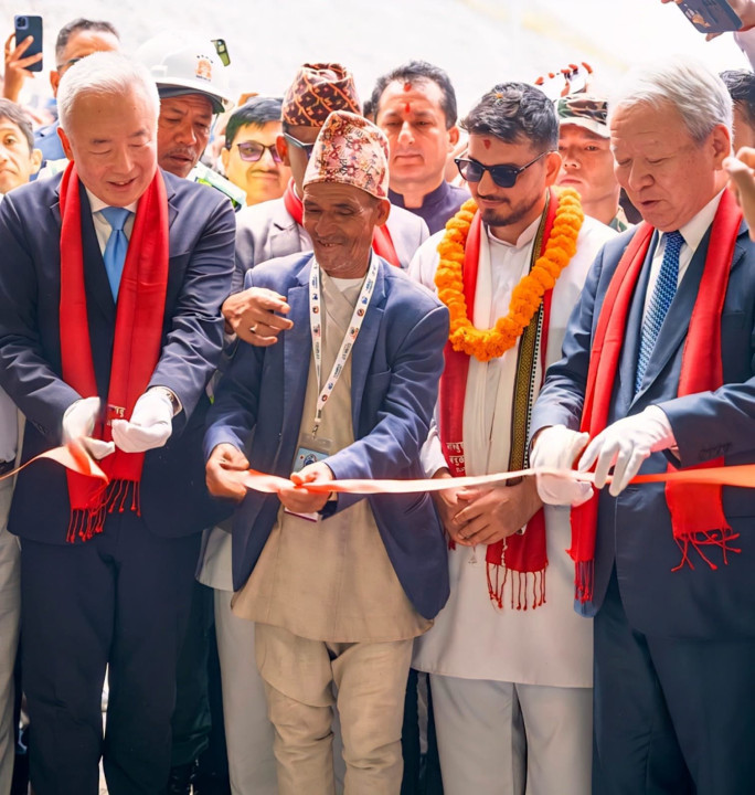 दुई हजार ६८८ मिटर लामो नागढुङ्गा-सिस्नेखोला सुरुङमार्गको उद्घाटन